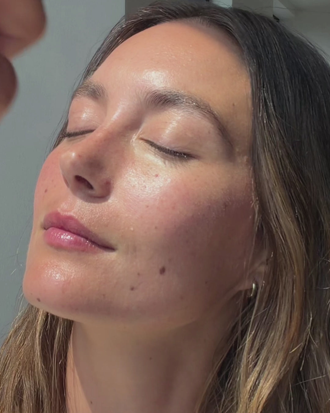 L’Essentiel Lip & Skin Ritual - Image 4 of 11